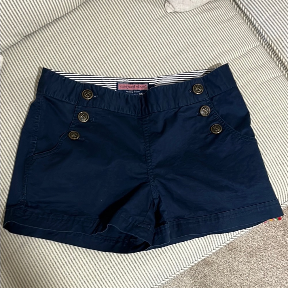 Vineyard Vines Shorts With Anchor Buttons